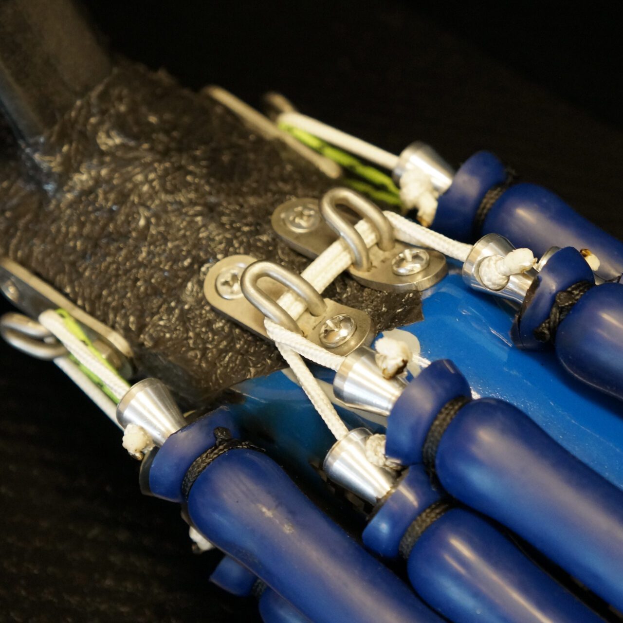 NEMESIS CARBON INVERT ROLLER - Image 7